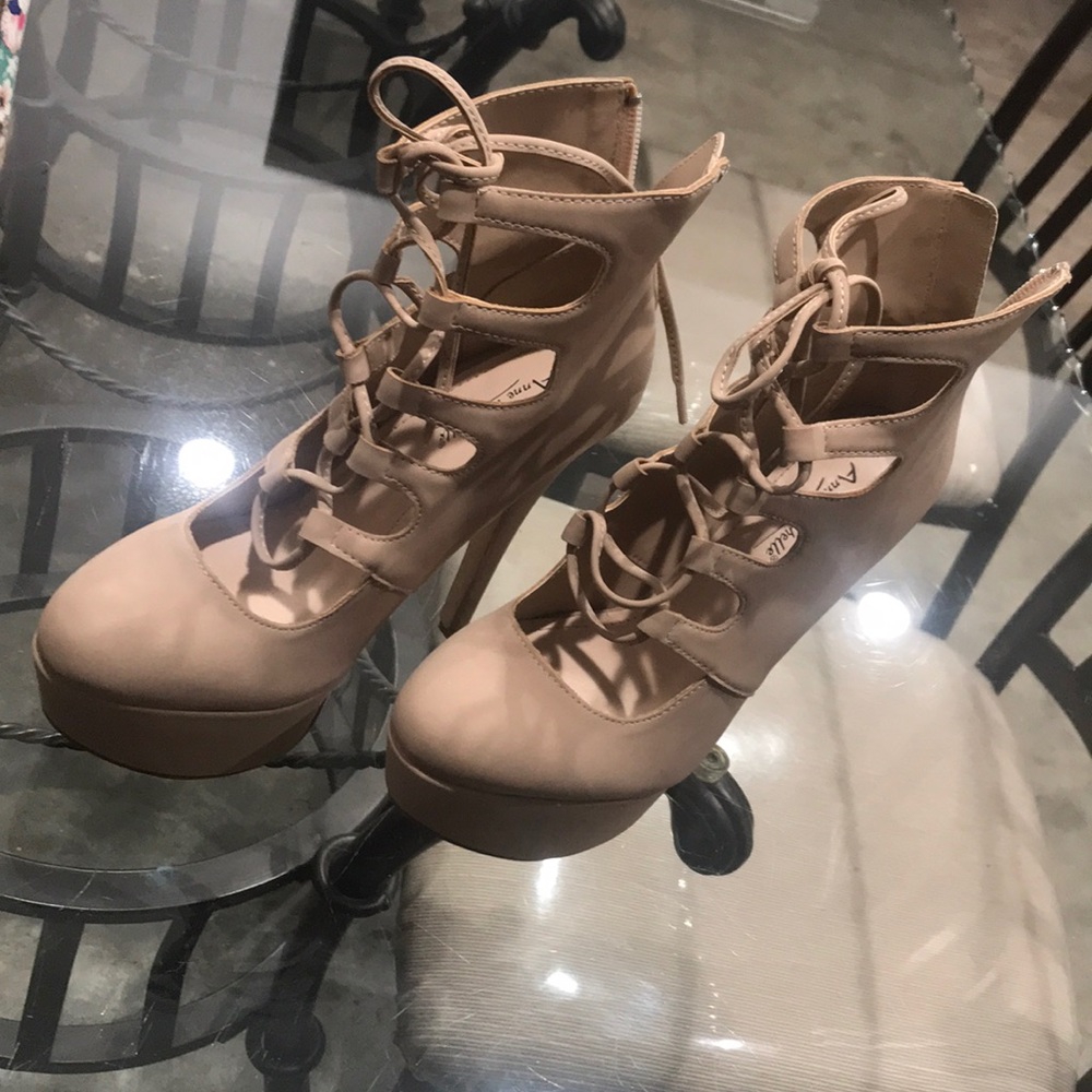 Heels - Picture 2 of 2